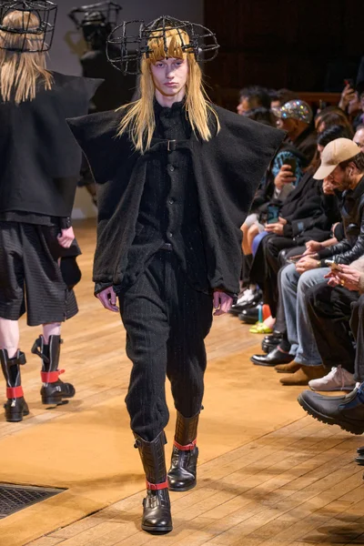 Look 3